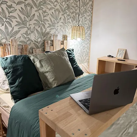 Capstay Hyper Centre Apartment
