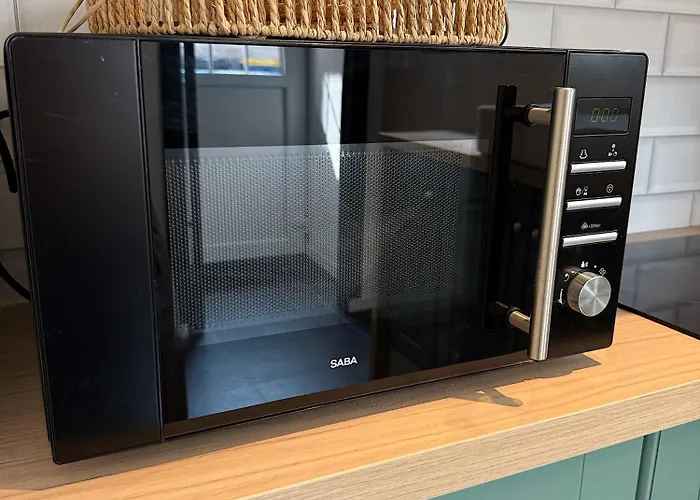 Capstay Hyper Centre