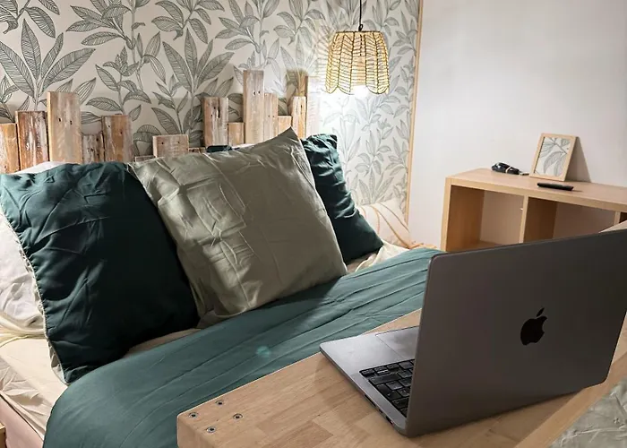 Capstay Hyper Centre Apartment